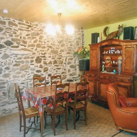 Two-bedroom Holiday In Лакон
