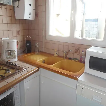 Two-bedroom Holiday In Лакон